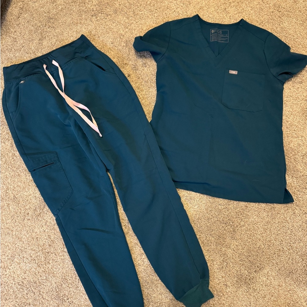 Figs XS Scrub Set in Caribbean blue/green color *color no longer sold by Figs*
